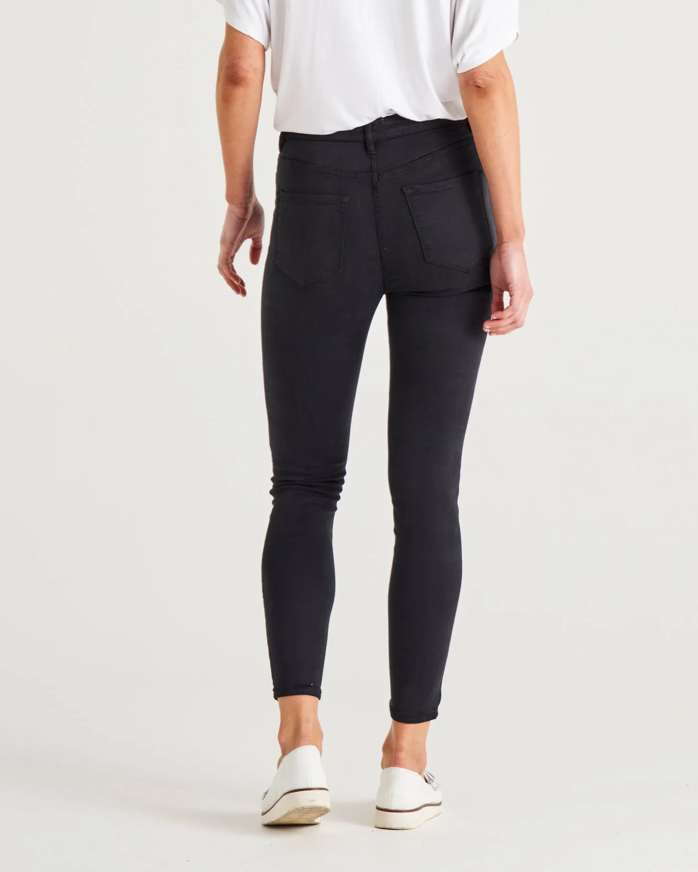 Betty Essential Jeans BB8254 - Black