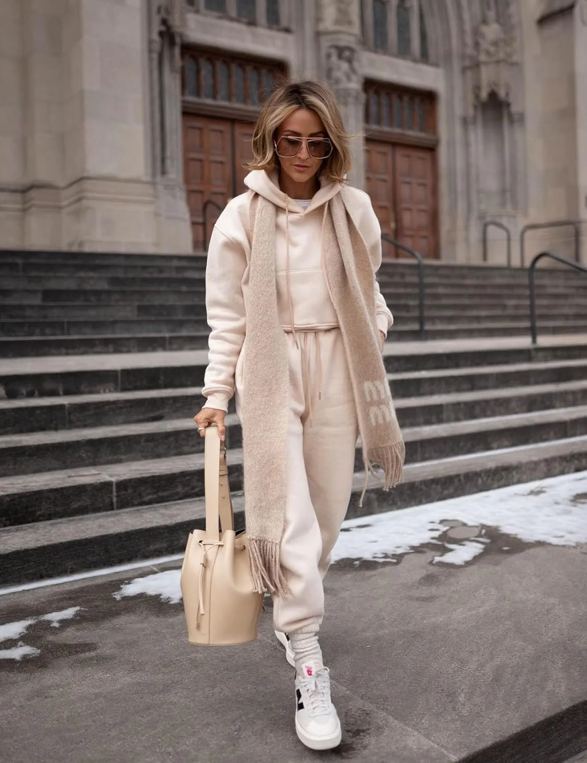 Flygo Womens Fleece 2 Piece Outfits Sweatsuit Crop Pullover Sweatshirt Joggers Pants Tracksuit Set