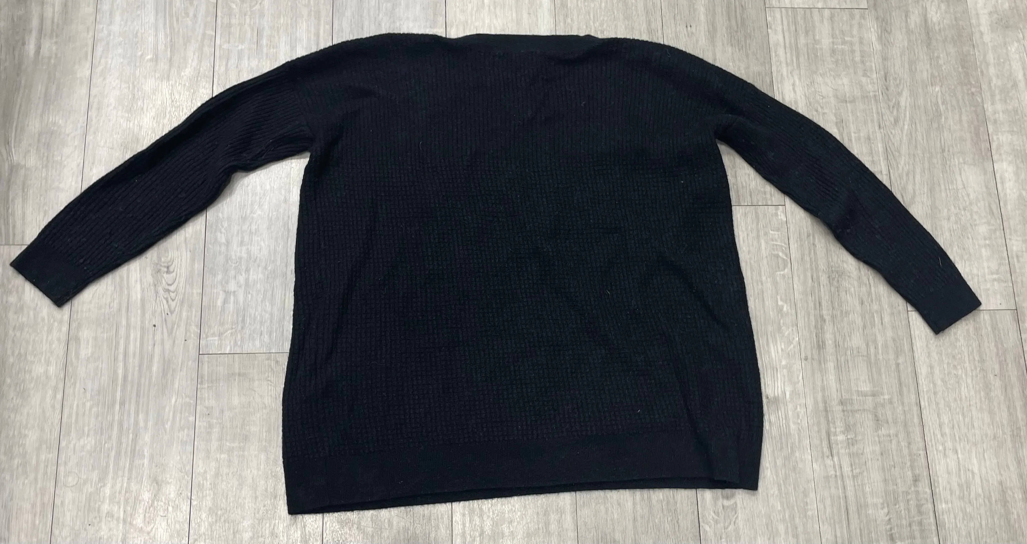 Hatch Outerwear Size Small 7016