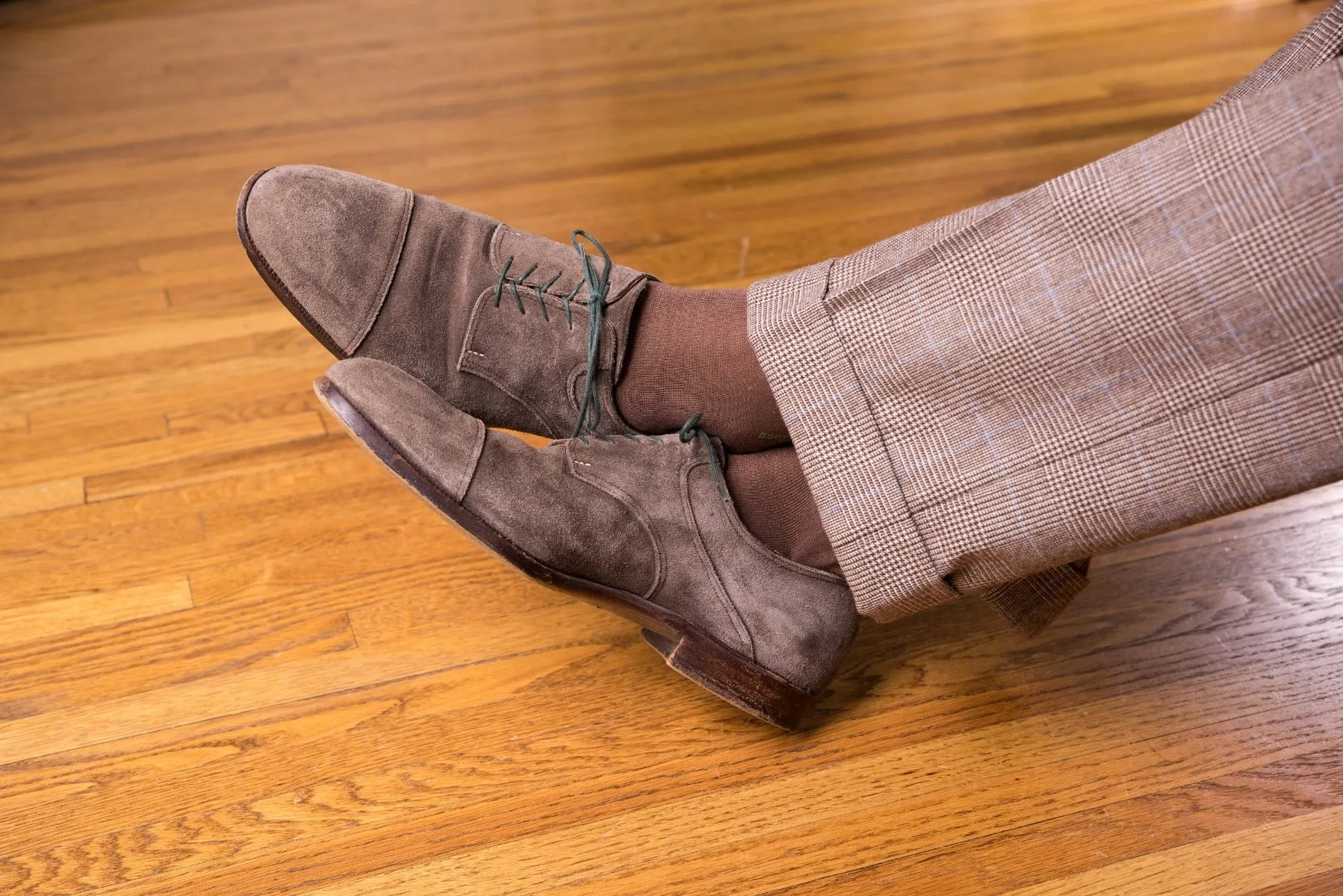 Mid Brown Cotton Socks with Green & Cream Clocks
