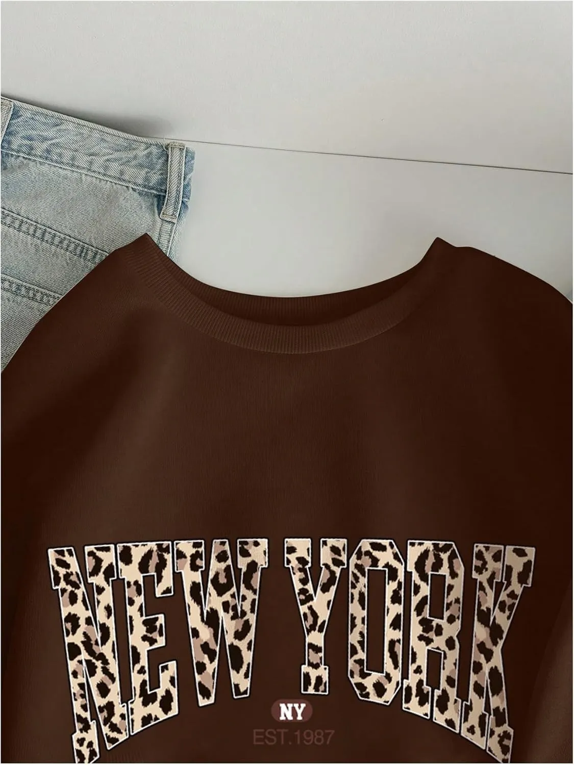 SweatyRocks Women's Letter Leopard Print Sweatshirt Crewneck Long Sleeve Oversized Pullover Tops