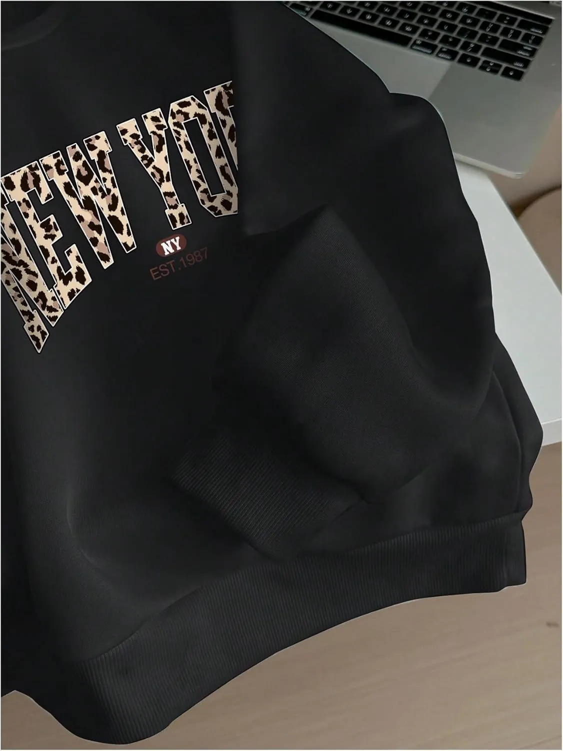 SweatyRocks Women's Letter Leopard Print Sweatshirt Crewneck Long Sleeve Oversized Pullover Tops