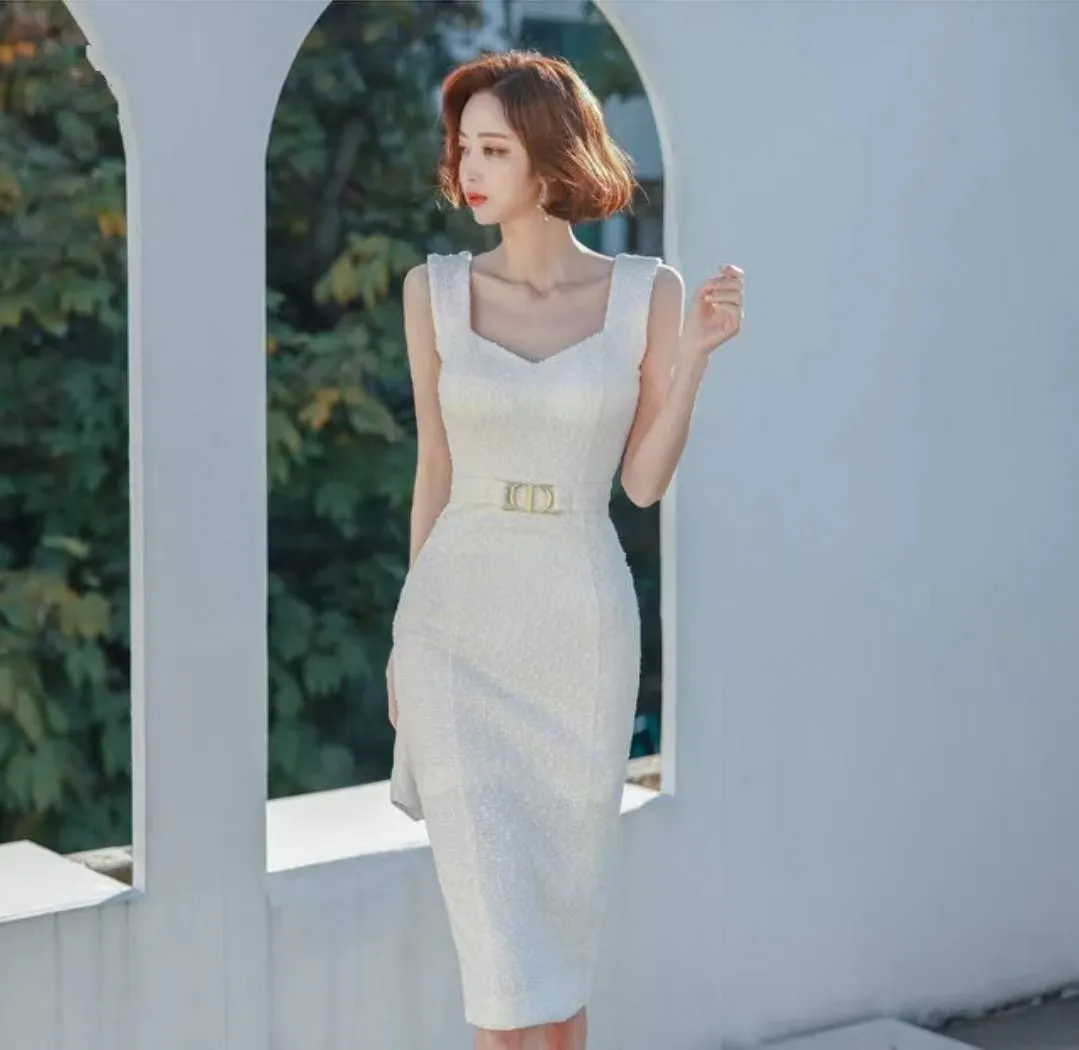 Textured Gold Buckle Sweetheart Neck Midi Straight Dress